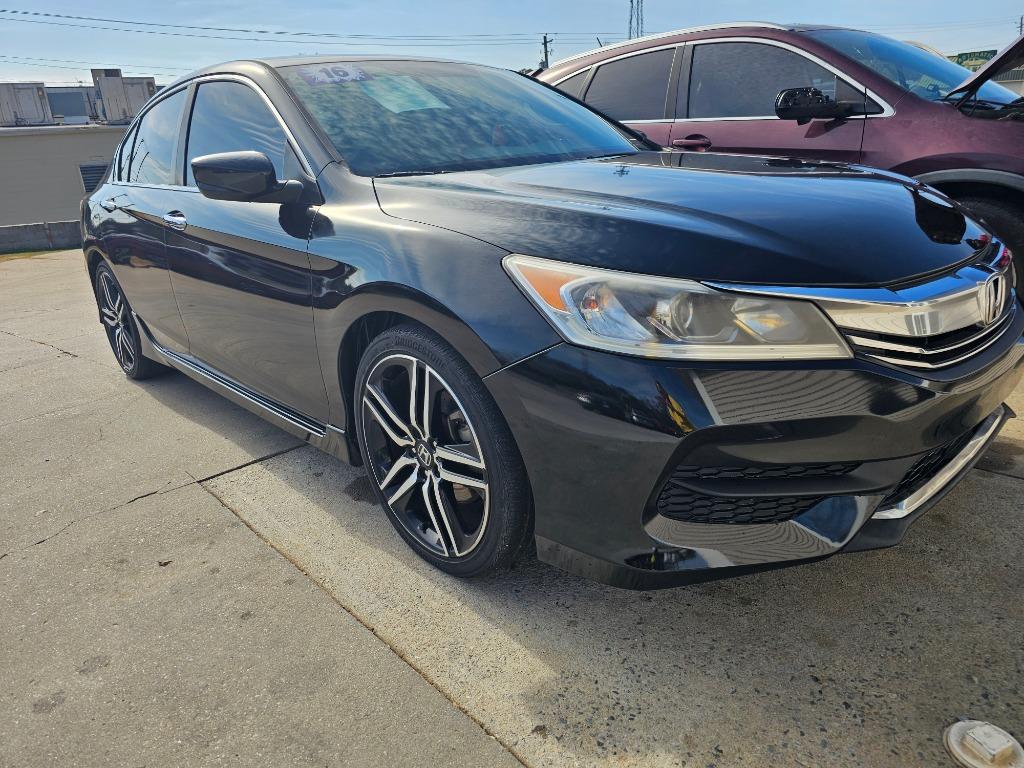 2016 Honda Accord Sport's photo