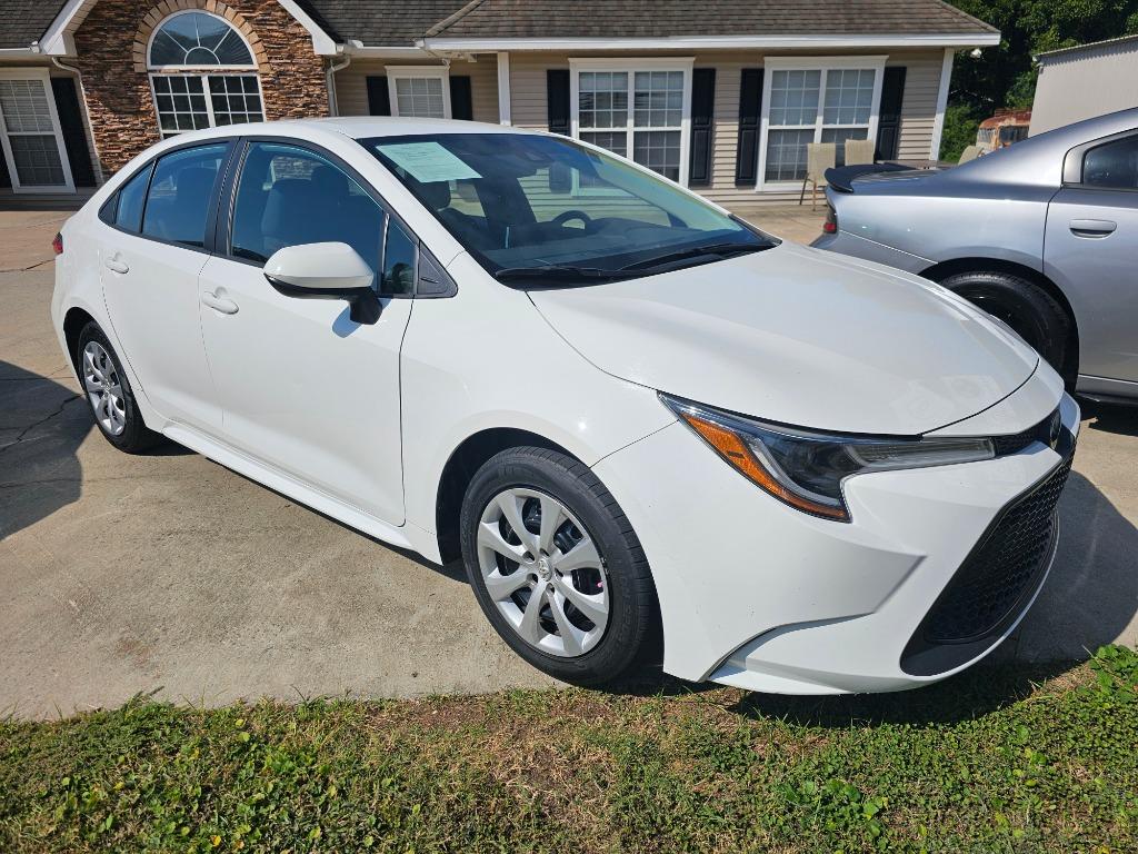2021 Toyota Corolla LE's photo
