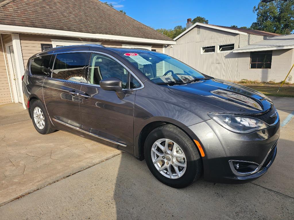 2020 Chrysler Pacifica Touring L's photo